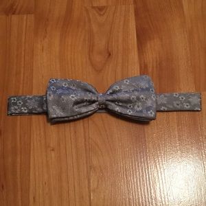 Men’s 100% Silk Gray Bow Tie with Velcro Strap